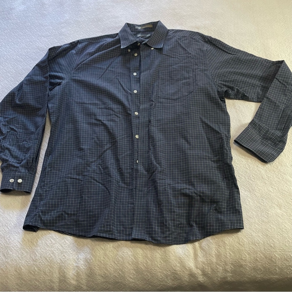 Eddie Bauer Navy Checkered‎ Dress Shirt
Size large tall business casual